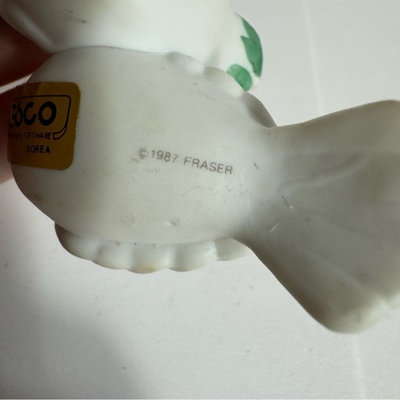 Vinatge Enesco doves ornament. Porcelain birds doves together. Enesco Sticker - Picture 8 of 8